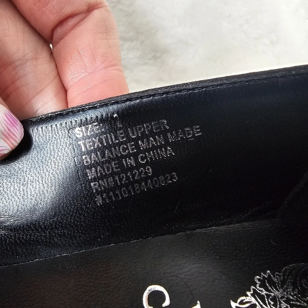 Vince Camuto Black Dress Shoe Girls Youth Size 2‎ Ankle Strap Silver Bows Heel